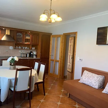 Selyemakac Apartman * Balatonlelle