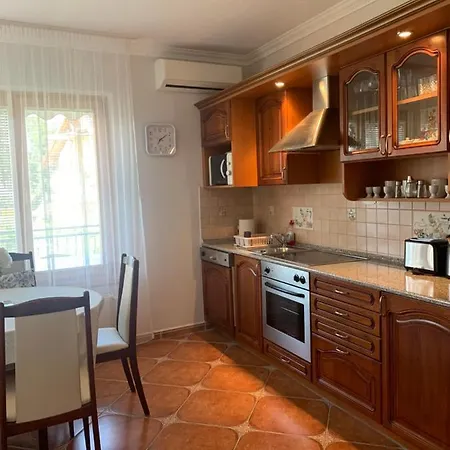 Apartment Selyemakac Apartman *