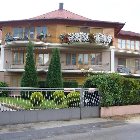 Selyemakac Apartman Balatonlelle