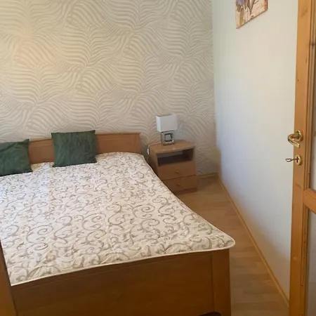 Selyemakac Apartman *