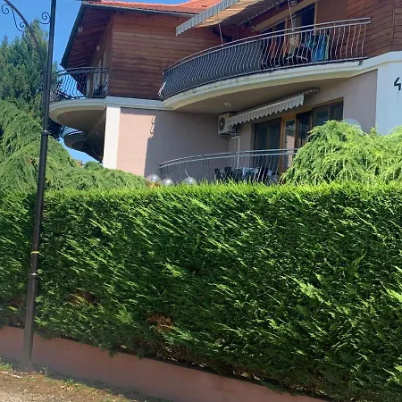Apartment Selyemakac Apartman *